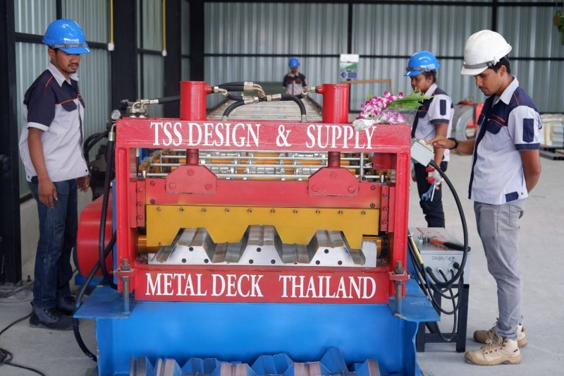 การติดตั้ง Metal Deck บนโครงสร้างเหล็ก