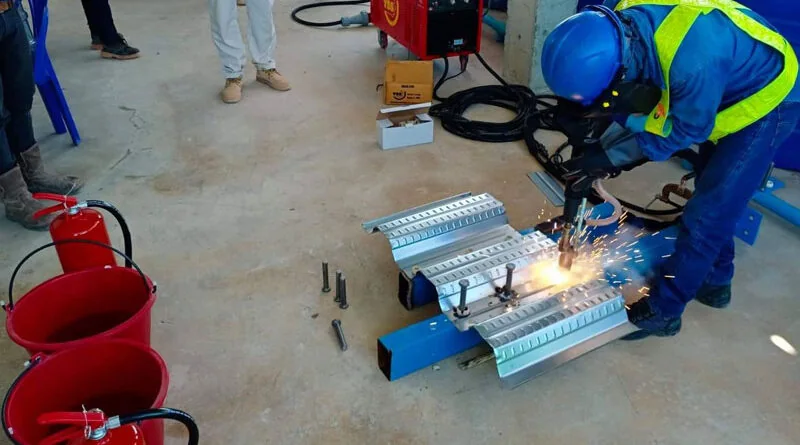 งานเชื่อม Shear Stud บนแผ่น Metal Deck